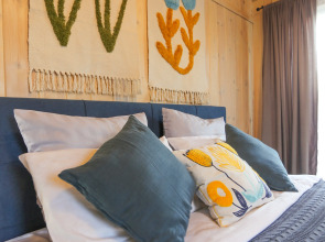 Частный дом Барнхауз у озера