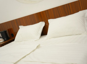 Отель Chehran Hotel