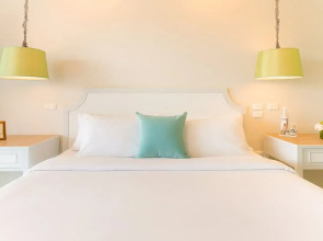 Отель Bandara On Sea