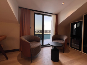 Hotel Elysian Airport