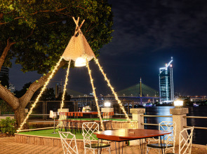Отель Montien Riverside Hotel Bangkok