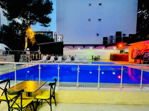 Отель Grand LAVİN