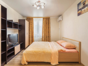 Уютные Апартаменты в доме у Космопорта (ул. Дыбенко 27а)