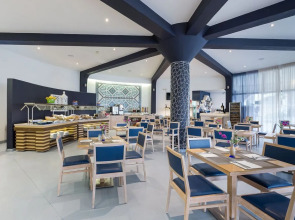 Апарт-Отель Grand Muthu Oura View Beach Club