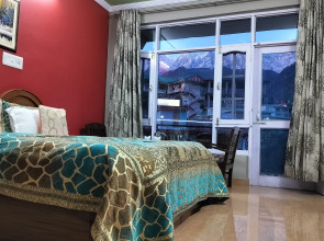 Отель Snow Crest Inn