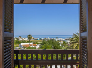 Отель Latchi Family Resort