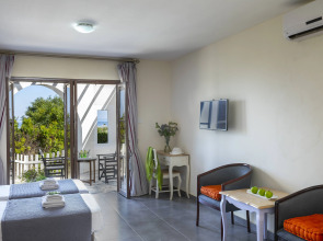 Отель Latchi Family Resort