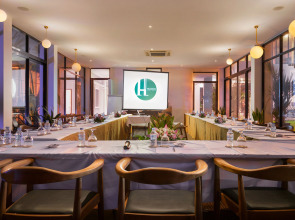 Отель Hillocks Hotel & Spa