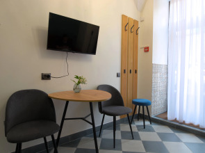 Отель Двенадцать