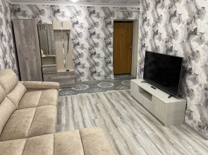 Апартаменты на Проспекте Строителей 27-4