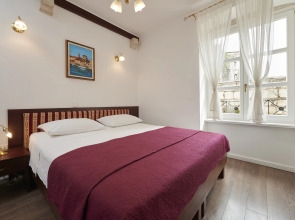 Palace Central Square