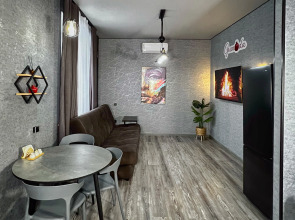 Апартаменты Granada Шикарная евро-двушка в центре города с новым ремонтом в стиле Лофт