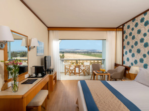 Отель Constantinou Bros Athena Royal Beach