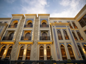 Отель Kohinur Plaza