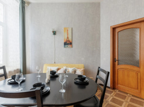 Апартаменты у Казанского Собора DereMRents ДереМРентс