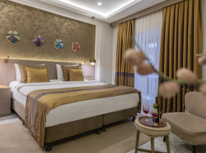 Ayramin Deluxe Hotel