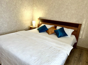 Апартаменты 3-Апартаменты Семейные GALAAPART у парка Победыкомнатные GALAAPART