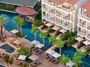 Lara Barut Collection