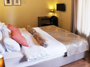 Отель Tekla Palace