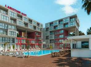 Laristone Suite Spa Hotel