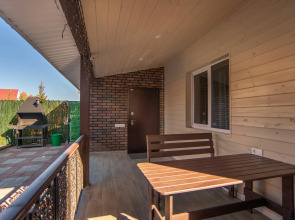 Бунгало с мангалом и верандой на Банном