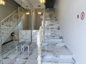 Отель Корона