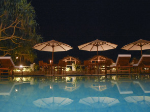 Отель Refresh Blue