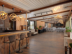 Отель Хорсека Резорт