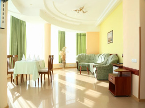 Отель Мажестик