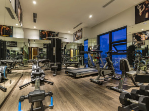 Отель Maximilan Danang Beach