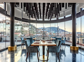 Отель Tiflis Palace