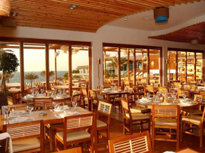 Отель Dubai Marine Beach Resort & Spa