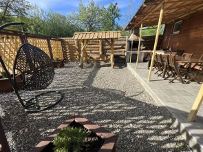 Частный дом с баней бассейном и мангалом на берегу реки