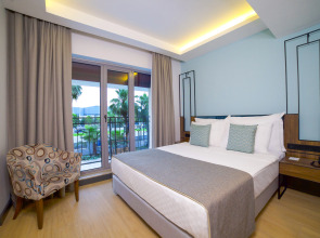 Отель Leaf Port Boutique