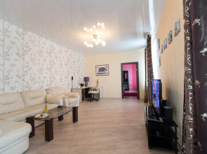 Отель Первомайский