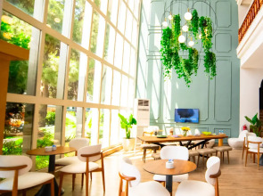 Rose Garden Premium Hotel