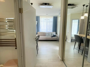 Апартаменты Айсберг с видом на храм с балконом