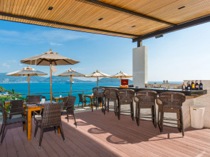 Отель Wyndham Grand Phuket Kalim Bay