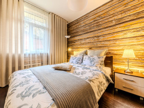 Частный Дом Коттедж Белый Домик у Пруда