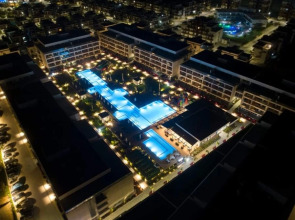 Отель Courtyard Long Beach Holiday Resort