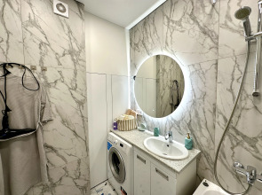 Апартаменты Люкс Аквамарин с дизайнерским ремонтом, для большой семьи