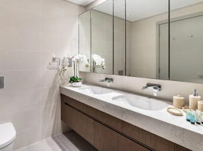 Апартаменты Welcome Home с видом на море 2 Спальни