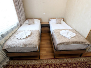 Отель Маданур