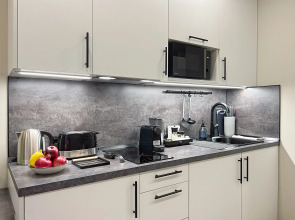 Апартаменты Granada Красивая студия в новом апарт-отеле на берегу канала