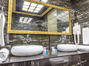 Отель Premier Old Gates