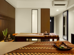 Отель The Alana Hotel & Conference Center Malioboro Yogyakarta