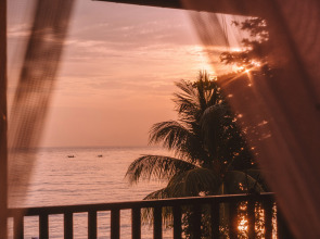 Отель Bondalem Beach Club