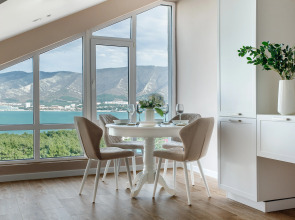 Квартира с шикарным видом на море от Home Group apartments