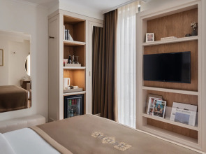 Отель Delita City