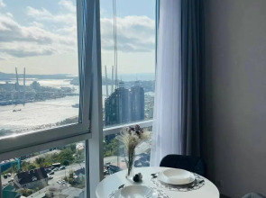 Апартаменты Светлая Квартира с Видом на Бухту Золотой Рог во Владивостоке